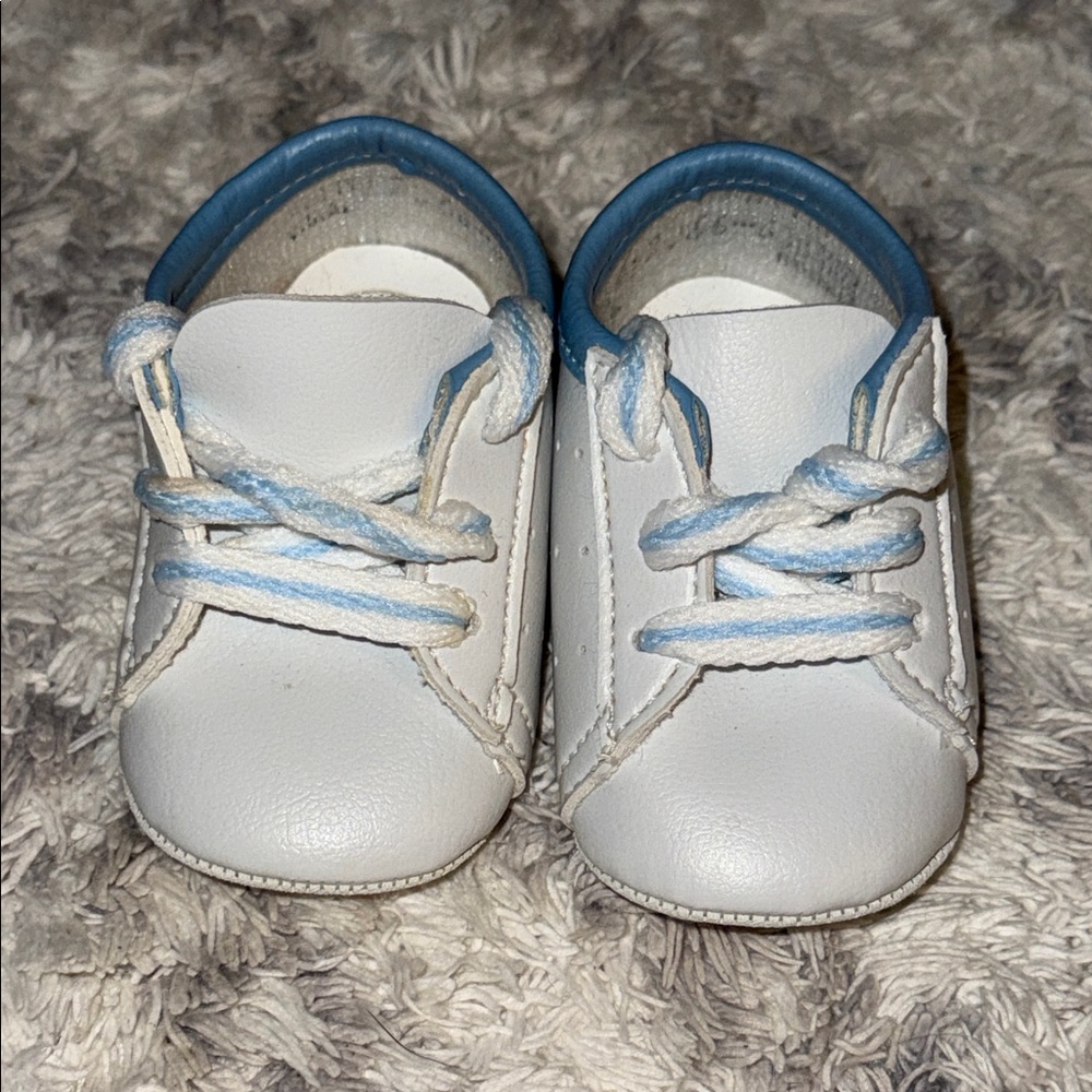 Vintage Size 1 baby boy White and Blue Shoes